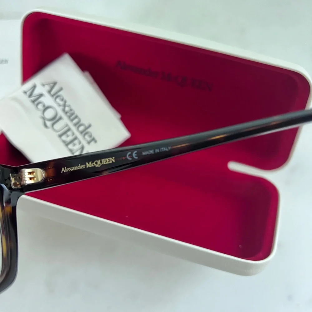 Alexander McQueen Tortoise Shell Glasses with side skulls deco AM0283O - Picture 3 of 4